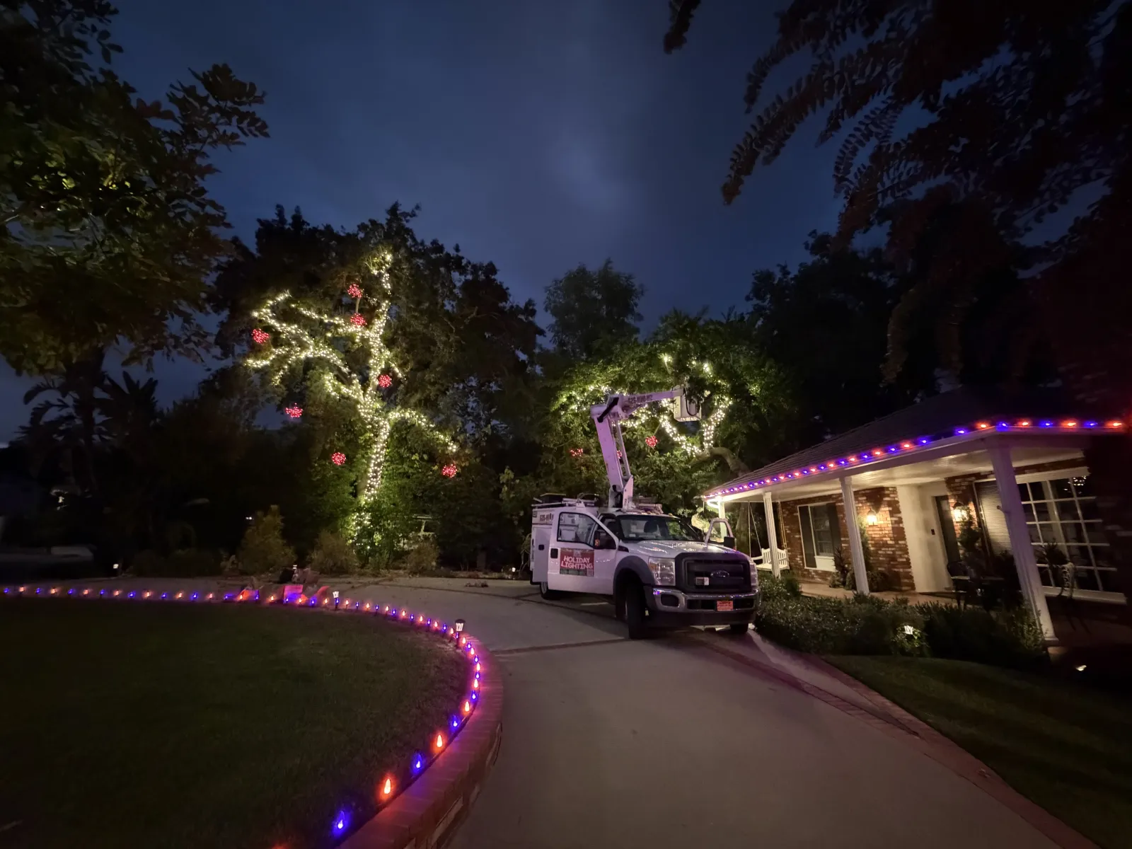 Permanent architectural lighting